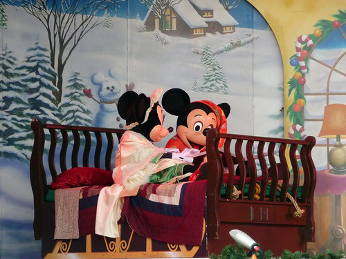 Mickey's Twas the Night Before Christmas show at Galaxy Palace Theater