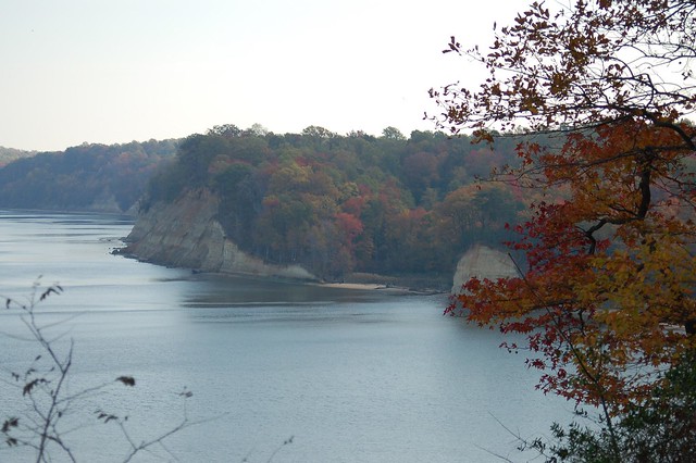 View from bluff overlooking the cliffs off the Potomac River