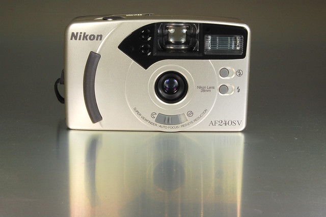 Nikon AF240S V