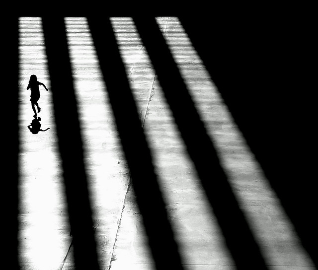 Ke Better Place - Contoh Besar Shadows di Street Photography