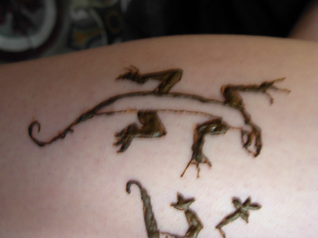 henna tattoo lizard design
