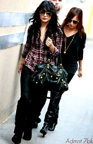 Vanessa Hudgens and Ashley Tisdale
