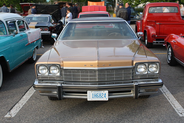 This photo was invited and added to the 1971 1976 Buick LeSabre 