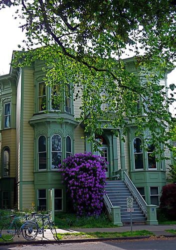 old Azalea and the NW Portland Hostel