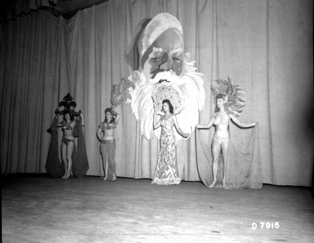 Hollywood Esquire Girls Christmas Show, 1944
