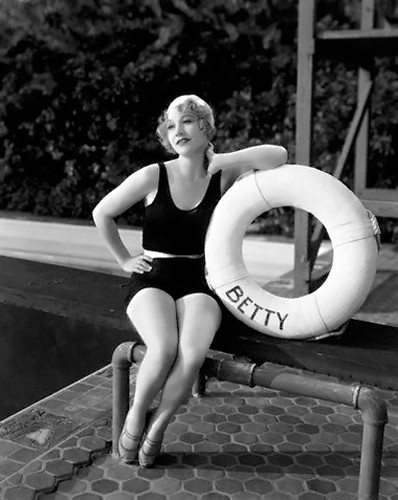 1930 Actress Betty Compson Modeling Swimsuit