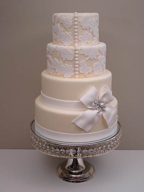 lace inspired wedding cakes