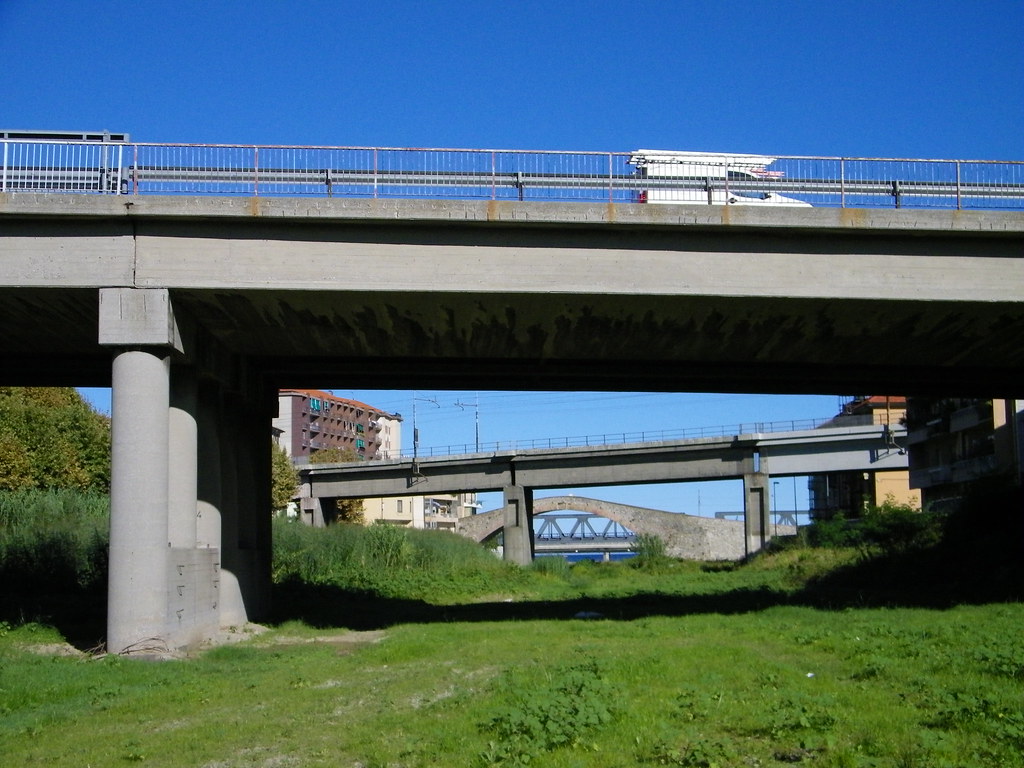 Savona, Zinola: sul torrente Quiliano non mancano i ponti. /2
