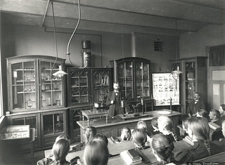 Science class at Kalvskindet school (ca. 1900)