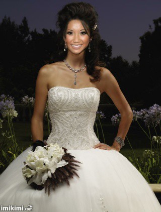 Brenda song married dis is my pic i made of brenda song as a bride please 