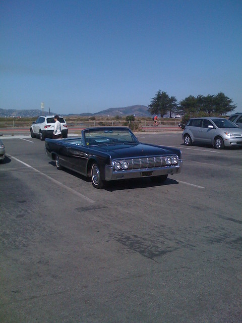 Lincoln Continental Convertible Rollin' like in Entourage on Marina Drive