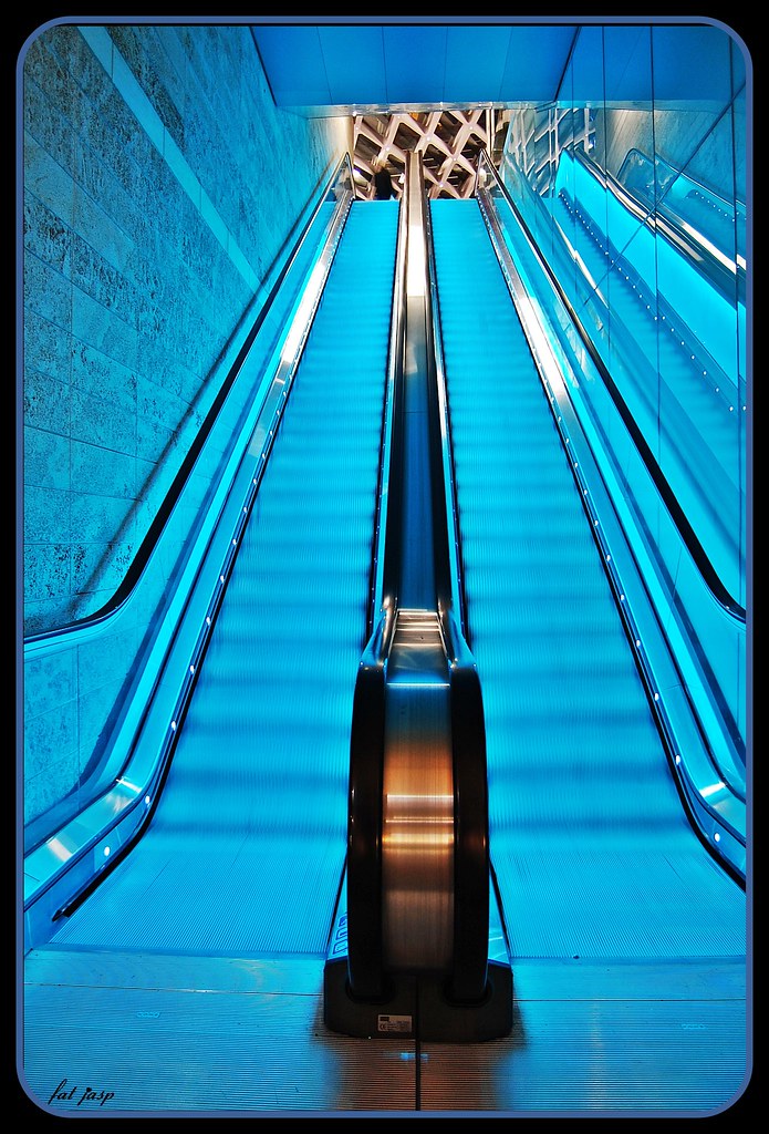 elavating escalator
