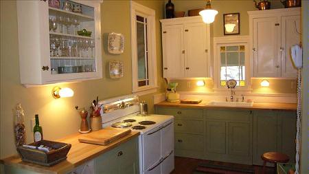 Pictures Kitchens  White Cabinets on Real Homes  Painted Kitchen Cabinets  Martha Stewart S  Arbor Green