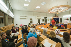 פורים 2009 - קריאת מגילה בבית הכנסת בדניה, חיפה