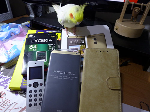 HTC One Max 與相關週邊