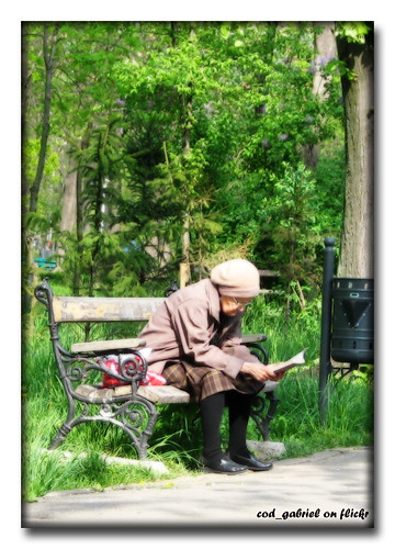 Little old lady reading in the park - Orton effect
