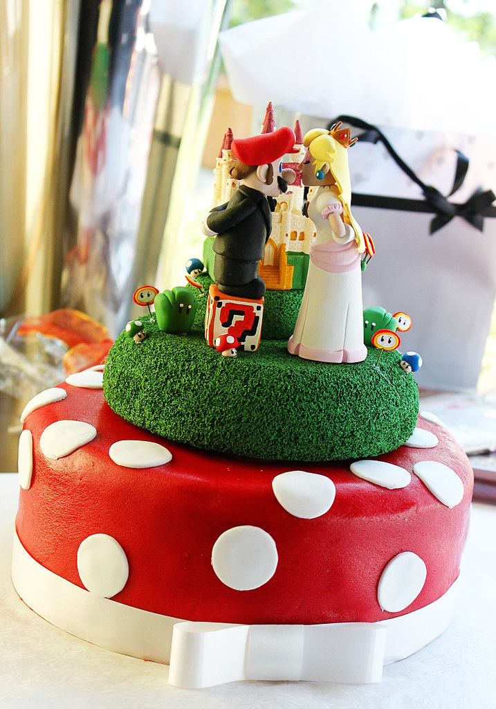 Super Mario & Princess Wedding Cake