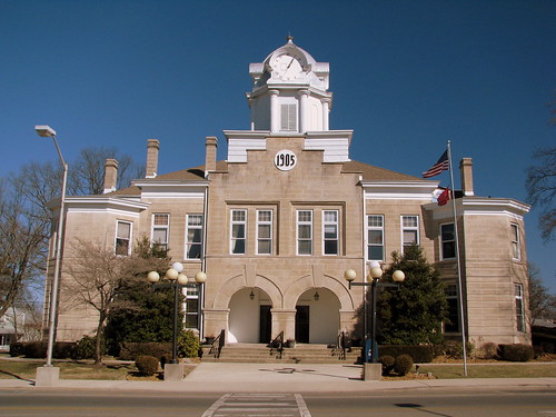 Cumberland Co. Courthouse 3: full straight view