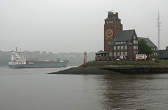 Hamburg and Elbe - 29 April 2009