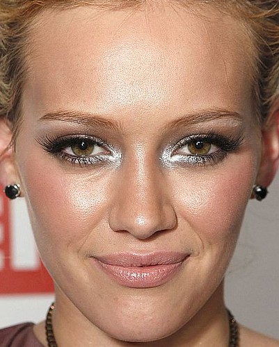Hilary Duff makeup look