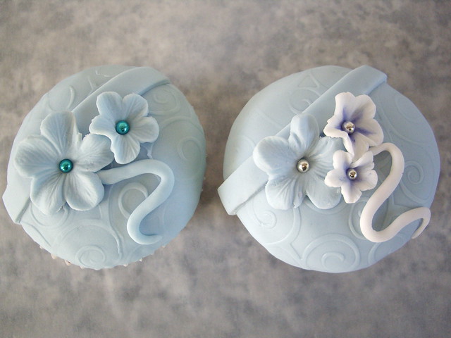Sample Wedding Cupcakes Vanilla and Chocolate cupcakes with swiss meringue