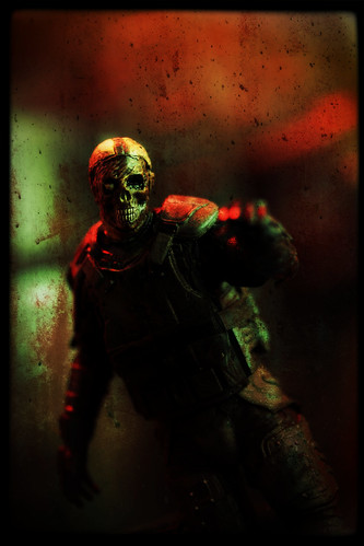 McFarlane The Walking Dead TV Series - Riot Gear Zombie [Gas Mask]