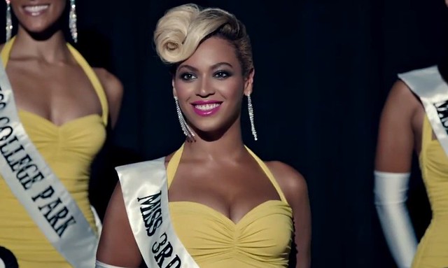 beyonce dressed as a beauty queen