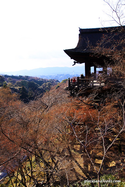 Kiyomizudera (清水寺)Temple hondo side view
