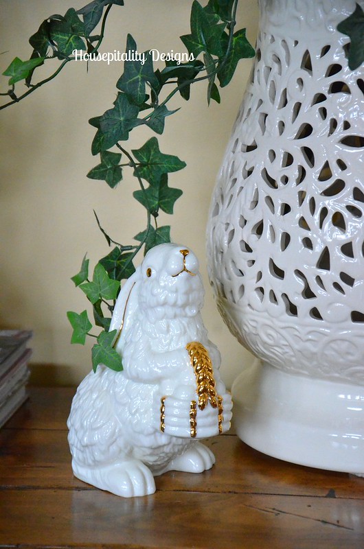 Garden Stool Vase/bunny