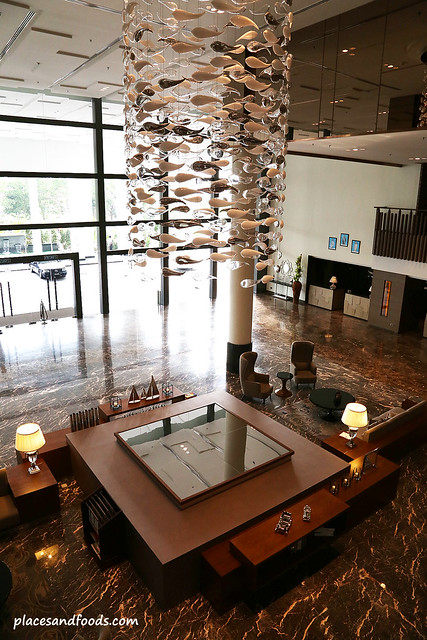 renaissance hotel johor bahru lobby