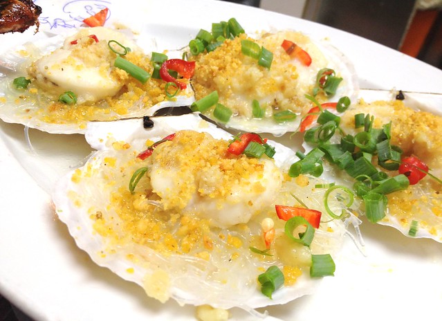Steamed Scallops with Minced Garlic