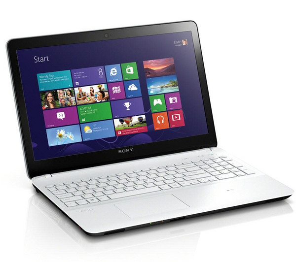 Sony Vaio Fit 15 E in white