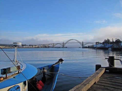 side view of the Yaquina Bay Bridge