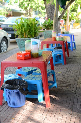 Phnom Penh streetside dining