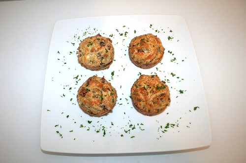 38 - Cabanossi Feta Muffins - Serviert / Served