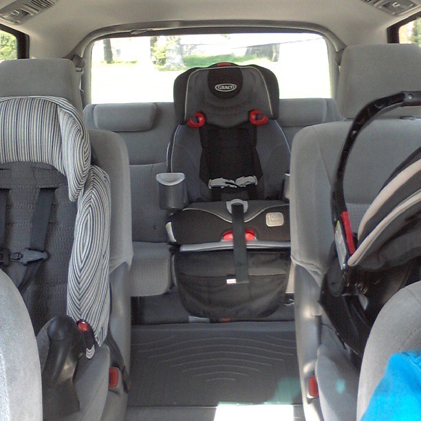 3 empty car seats= mental health day for momma.