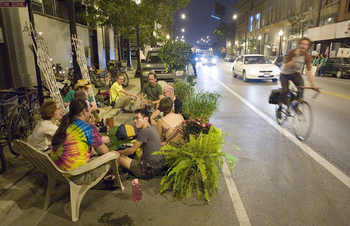 Park(ing) Day, Chicago (by: David Schalliol, creative commons)