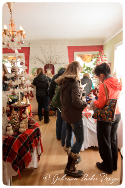 Open-House-Shoppers