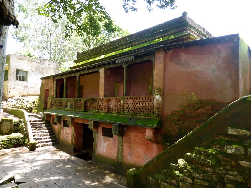 Cycling to Nandi Hills - inside the fort - Tipu Sultan's Lodge