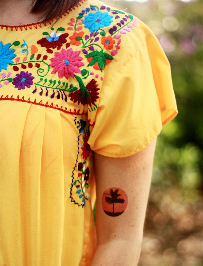 Vintage Hand Embroidered Mexican Dress - THE STYLING DUTCHMAN.