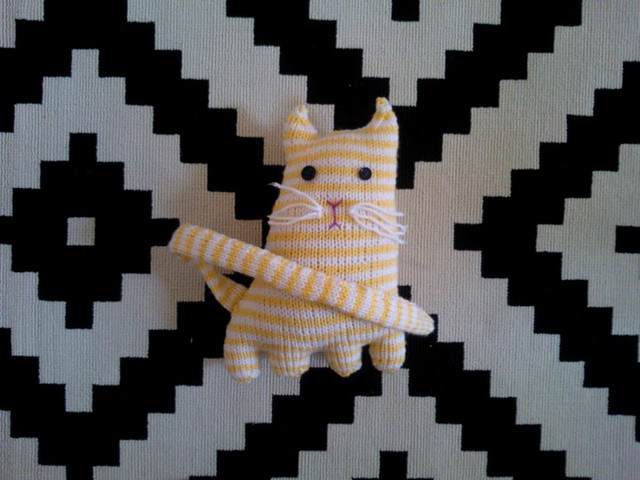 Knitted Cat 1