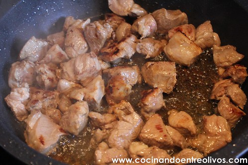 Cordero con boniatos y pasas www.cocinandoentreolivos (7)