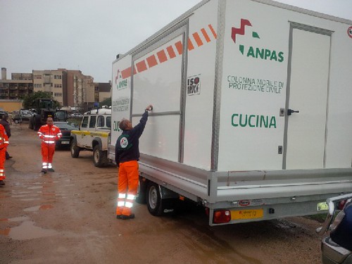 Emergenza Sardegna: l'arrivo della cucina mobile a Olbia
