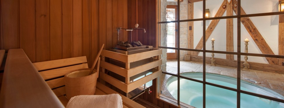 luxury-ski-chalets-switzerland-verbier-lutins-7-sauna-tub
