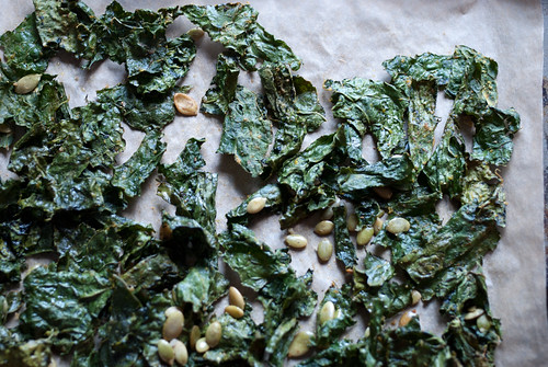 kale chips with roasted pepitas