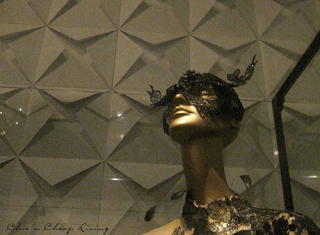 Valentino, mask work with Oiesaux de nuit, 2009 at Valentino Retrospective - by Chic n Cheap Living