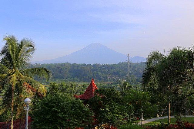 There are some lovely views here, of the mountain (is that Merapi?)