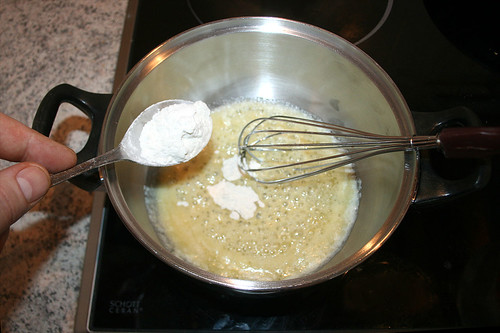 62 - Mehl einrühren / Stir in flour