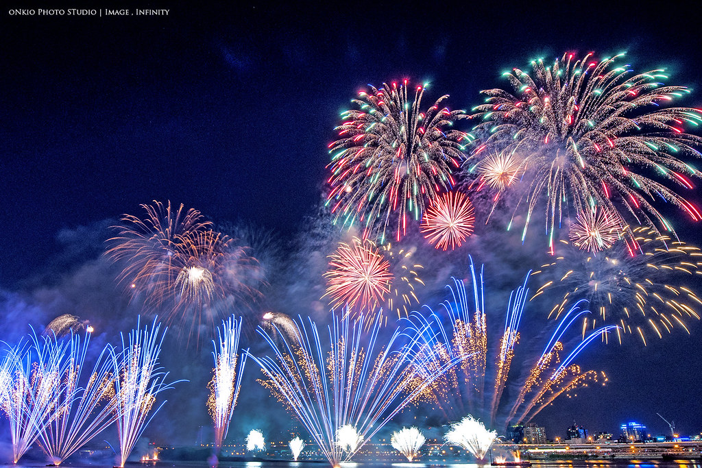 2013 Taipei Dadaocheng Fireworks Festival - Taiwan
