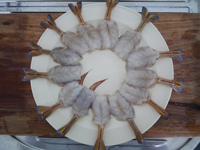 How to make goong che nam pa - raw prawns soaked in fish sauce dressing #6